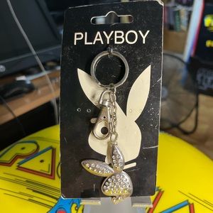 2005 PLAYBOY STUDDED LOGO KEYCHAIN NWT RARE
Playboy Rabbit Head Keychain